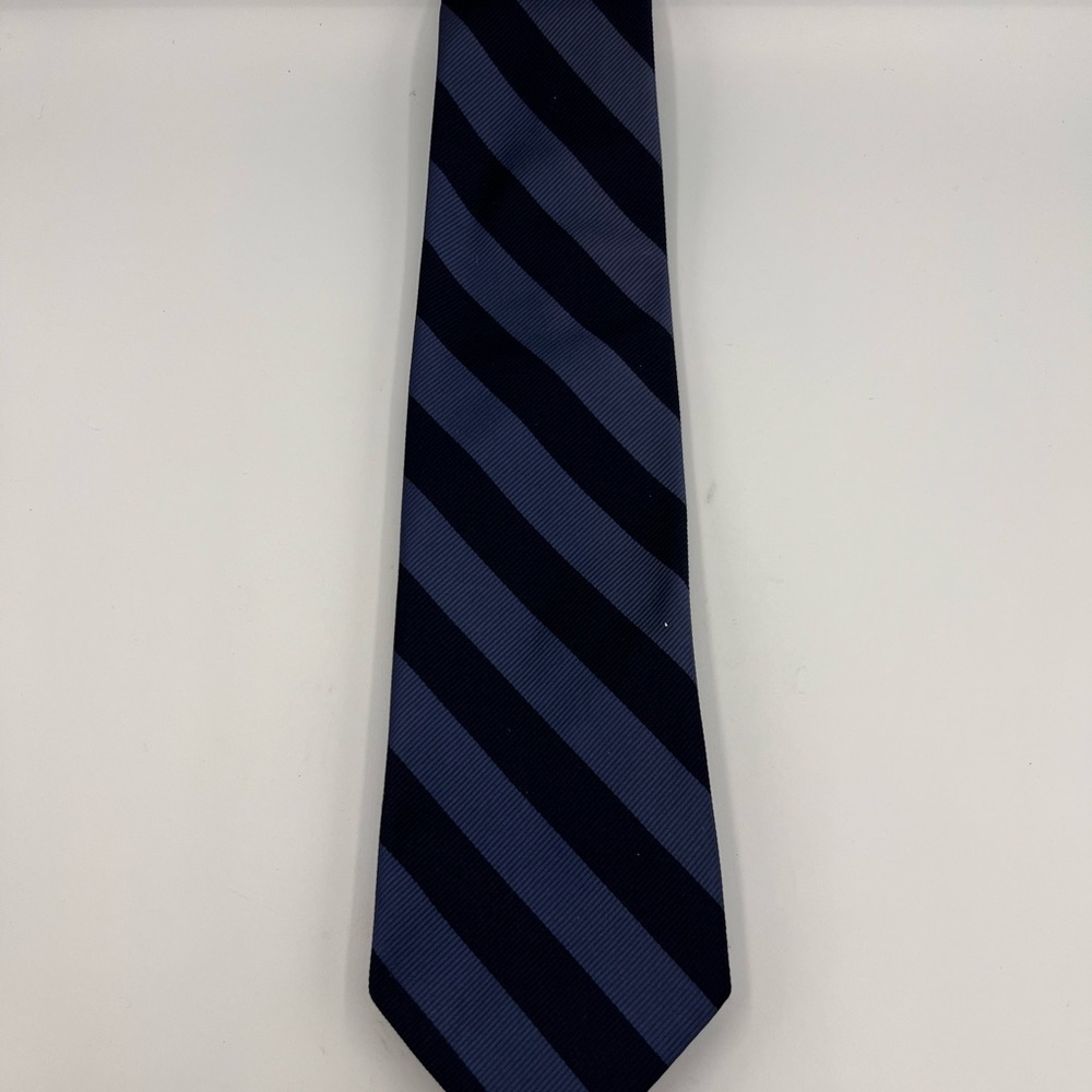 Roundtree & Yorke Blue Striped Tie Silk Accessory